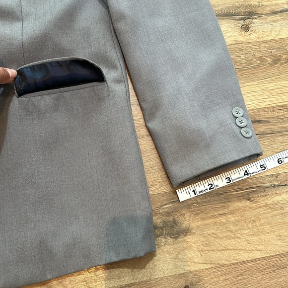 IZOD BOYS SUIT BLAZER MED GREY LONG SLEEVE NOTCH LABEL STYLE JACKET Sz 16 R - Picture 11 of 13
